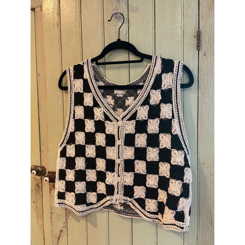 Women's Crochet Checkered Vest